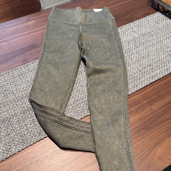 Aerie offline high rise seamless leggings NWT - Picture 3 of 7